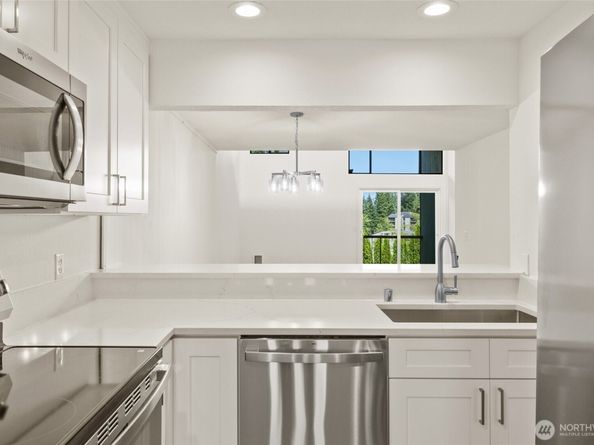 6582 137th Avenue NE 415, Redmond WA 98052
