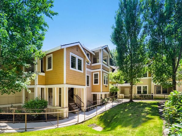 8535 Avondale Road NE A204, Redmond WA 98052