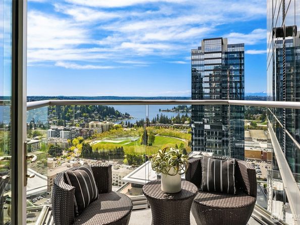 500 106th Avenue NE 3211, Bellevue WA 98004