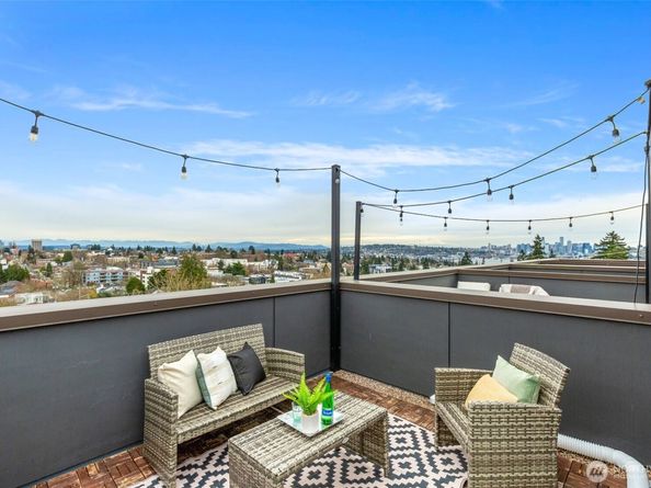908 N 46th Street F, Seattle WA 98103