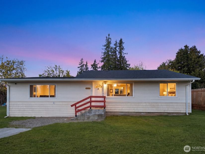 3206 S 221st Street, SeaTac WA 98198