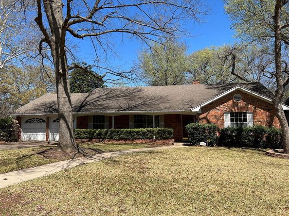 4215  Southcrest Drive , Arlington Texas 76013