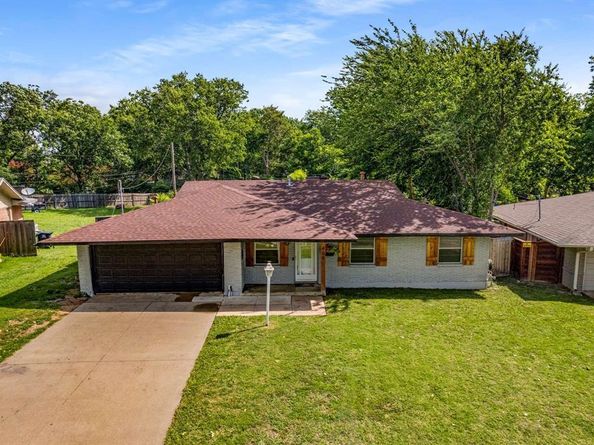 405  Harriett Street , Arlington Texas 76010