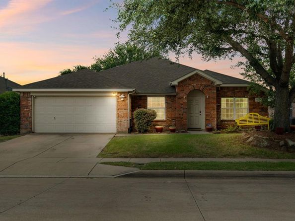 1320  Cattle Crossing Drive , Fort Worth Texas 76131