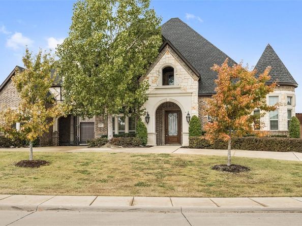 917  Wood Hollow Way , DeSoto Texas 75115