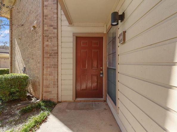 16301  Ledgemont Lane  109, Addison Texas 75001