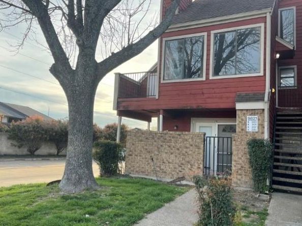 9821  Walnut Street  205, Dallas Texas 75243