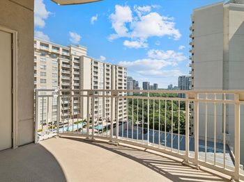 3225  Turtle Creek Boulevard 