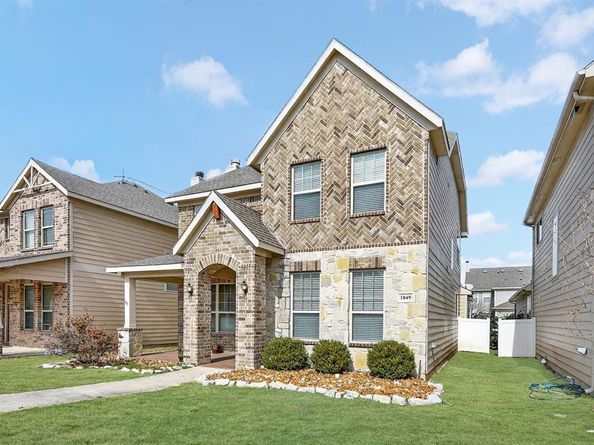 1049  Marietta Lane , Aubrey Texas 76227