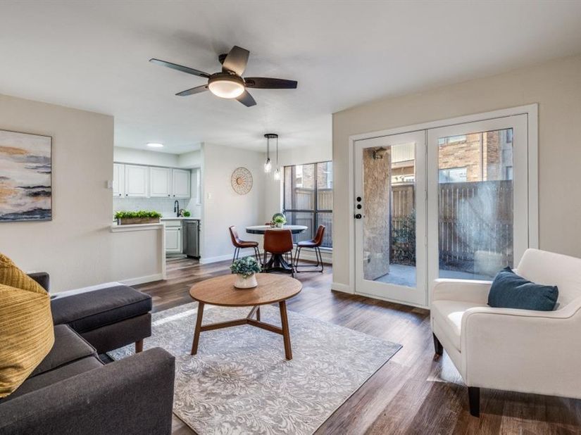 2100  Rainbow Drive  4111, Arlington Texas 76011