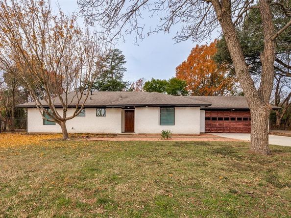 713  Hilltop Circle , DeSoto Texas 75115