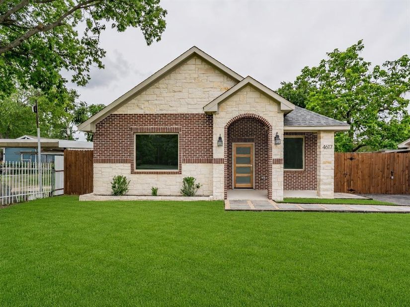 4617  Merida Avenue , Fort Worth Texas 76115