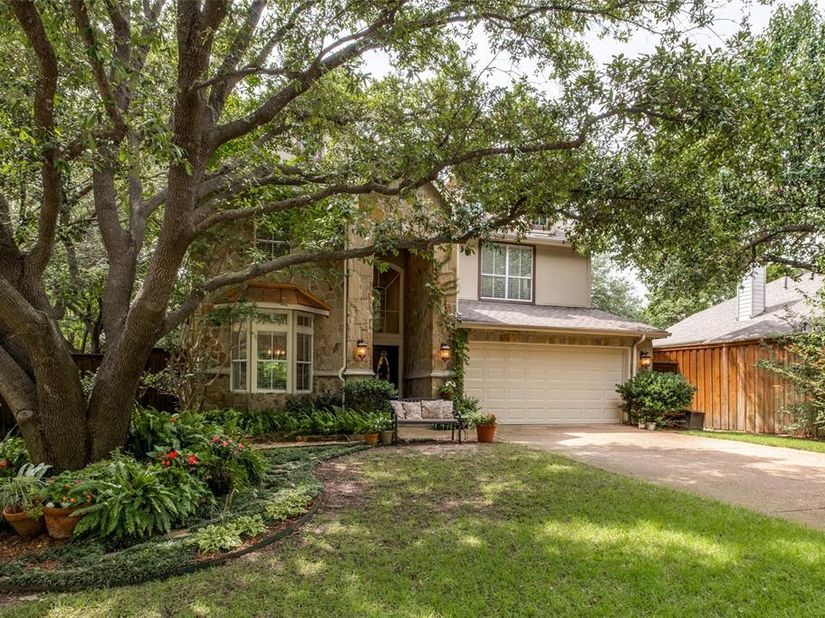 1676  Glade Forest Drive , Dallas Texas 75218