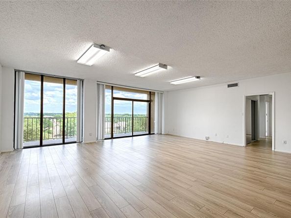 5200  Keller Springs Road  522, Dallas Texas 75248