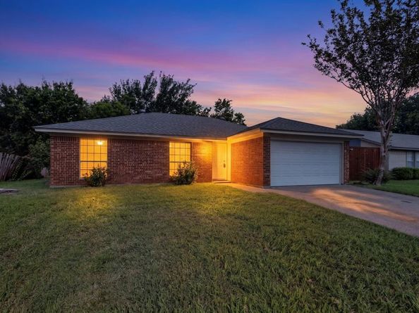 5908  Willow Valley Drive , Arlington Texas 76017