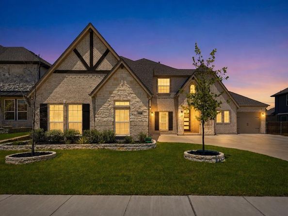 924  Pilatus Lane , Fate Texas 75087