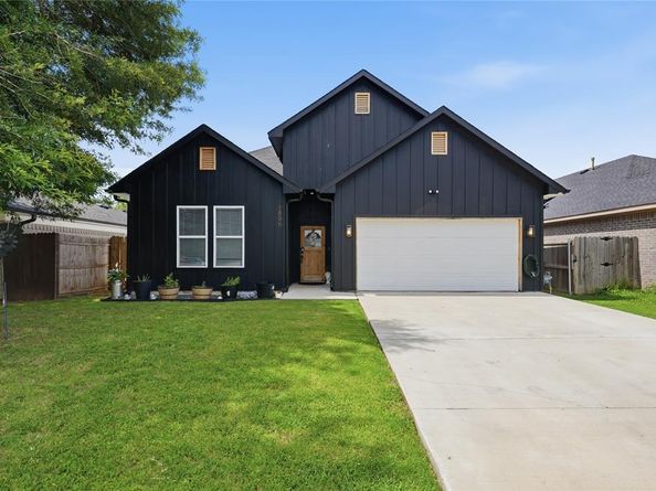 1805  San Antonio Street , Grand Prairie Texas 75051