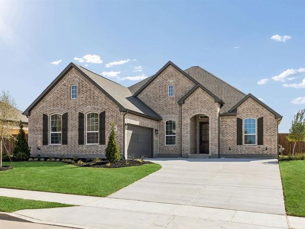 208  Bristol Lane , Azle Texas 76020