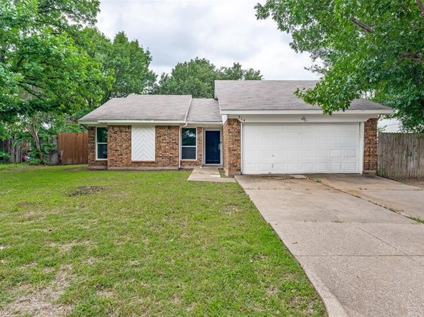 214  Valley Forge Lane , Arlington Texas 76002