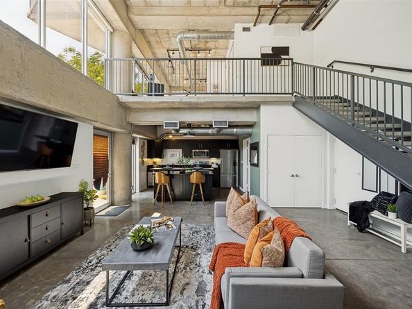 1001  Belleview Street  101, Dallas Texas 75215