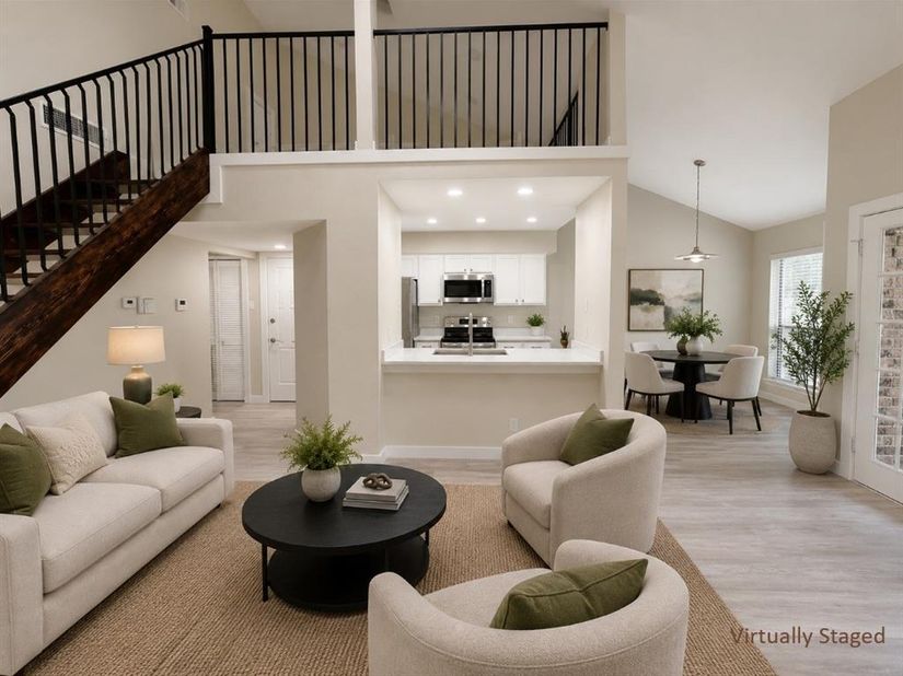 7525  Holly Hill Drive  16, Dallas Texas 75231