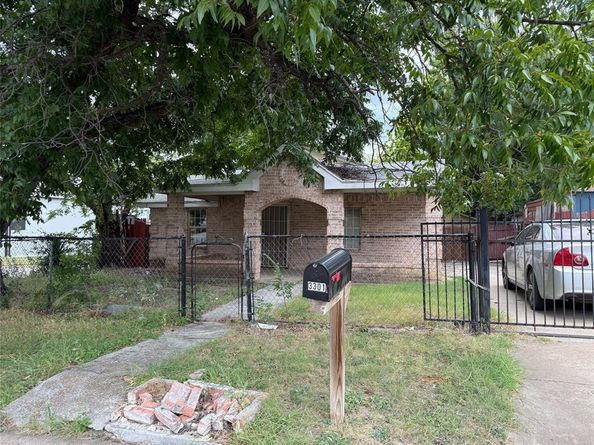 3301 S Main Street , Fort Worth Texas 76110