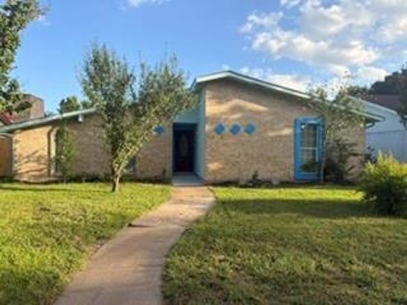3014  Robin Hill Lane , Garland Texas 75044