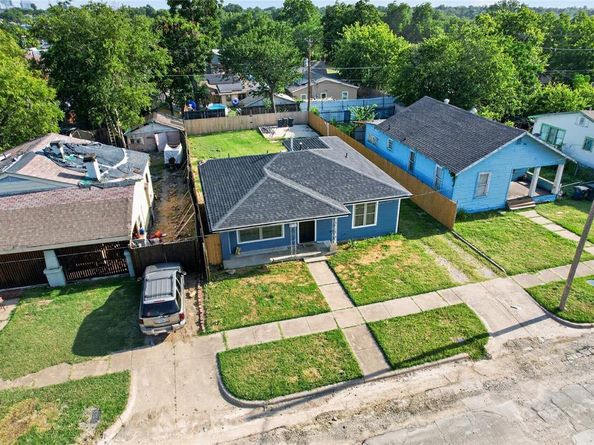 917 E Jessamine Street , Fort Worth Texas 76104