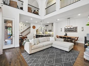 462  Loma Alta Drive 