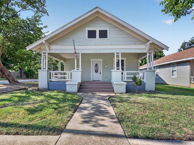1201 W Arlington Avenue , Fort Worth Texas 76110