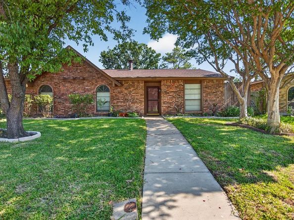 9009  Willowbrook Drive , Rowlett Texas 75088