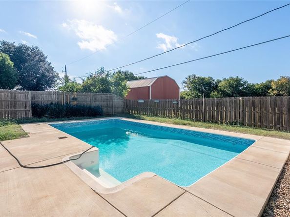 610  Betsy Ross Drive , Arlington Texas 76002