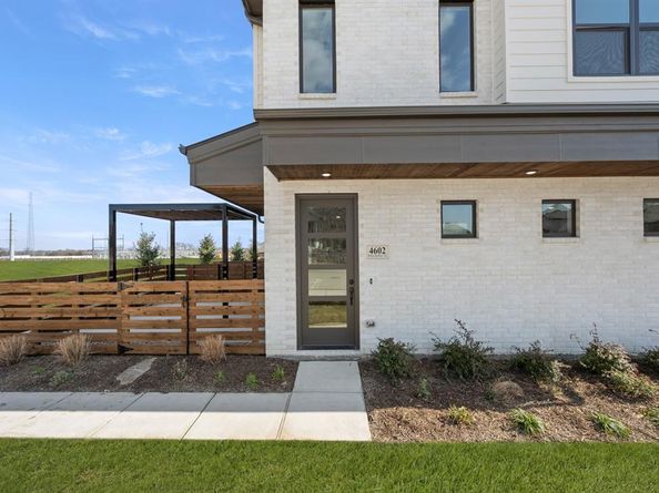 4602  White Buffalo Trail , Oak Point Texas 75068