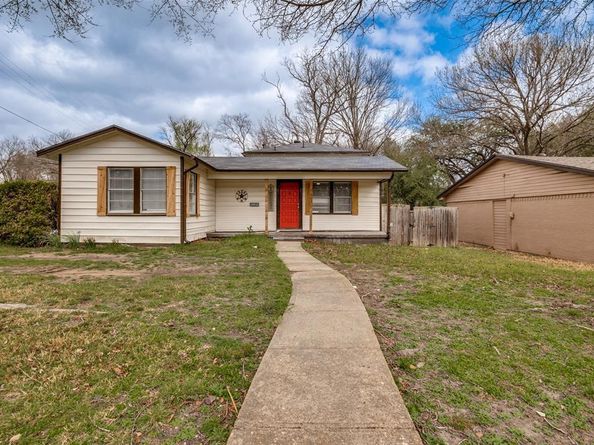 421 W 8th Street , Lancaster Texas 75146