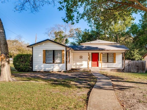 421 W 8th Street , Lancaster Texas 75146