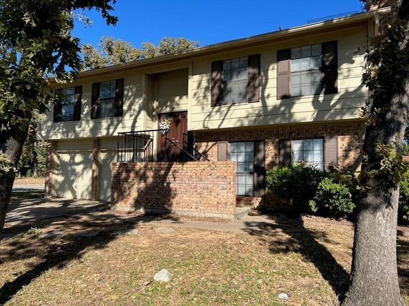 6305  High Country Trail , Arlington Texas 76016