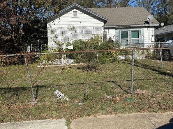 1421 E Ann Arbor Avenue , Dallas Texas 75216