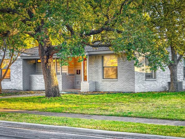 2370  San Marcus Avenue , Dallas Texas 75228