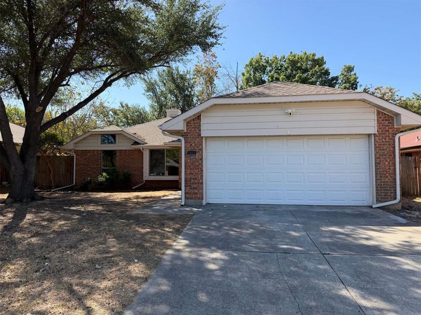 2812  Beverly Drive , Denton Texas 76209
