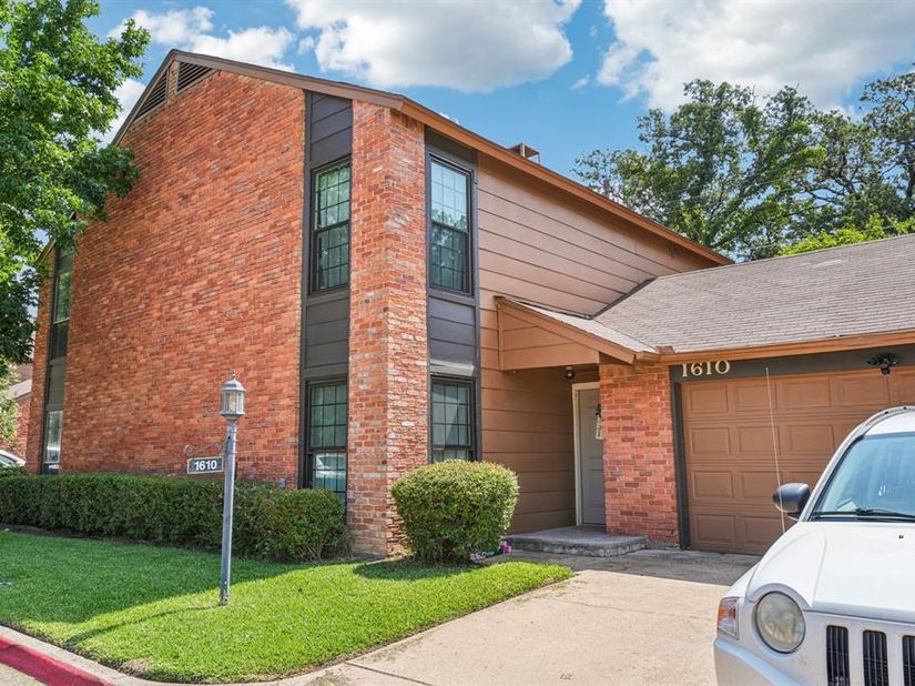 1610  Brentwood Drive , Irving Texas 75061