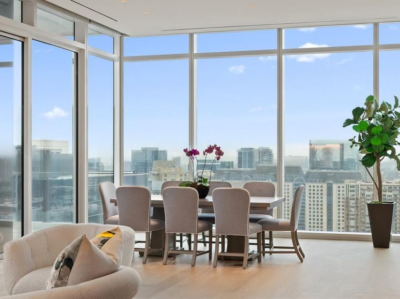 1747  Leonard Street  2402, Dallas Texas 75201