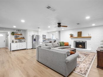 213  Wilshire Drive 