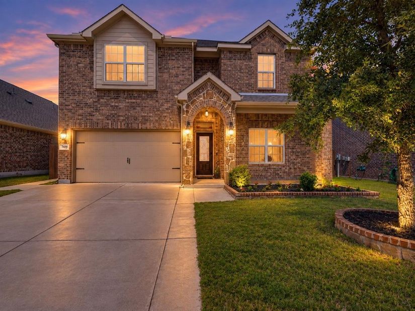200  Mount Olive Avenue , McKinney Texas 75072