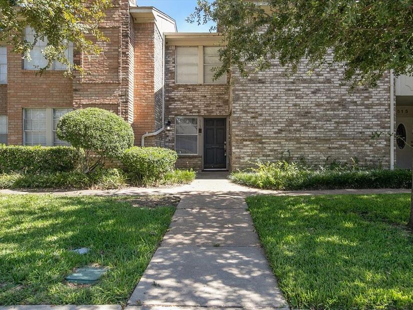 513  Towne House Lane , Richardson Texas 75081
