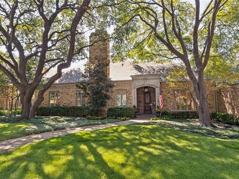 10  Saint Laurent Place , Dallas Texas 75225