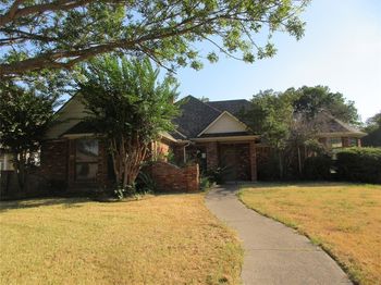 1823  Green Tree Lane 