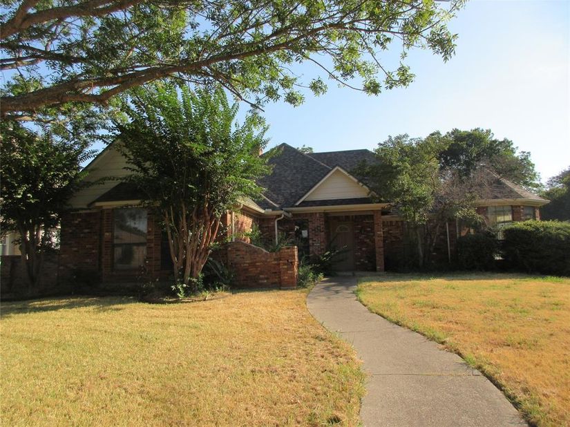 1823  Green Tree Lane , Duncanville Texas 75137