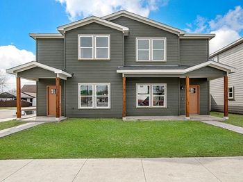 1136 E Broadway Avenue 