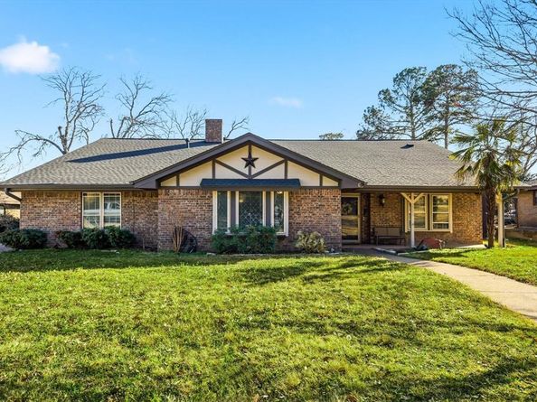 2206  Oak Forest Court , Arlington Texas 76012