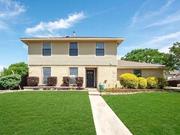 2621  Carmel Circle , Carrollton Texas 75006